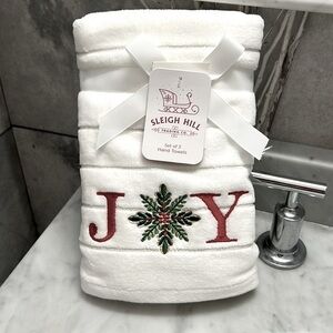 Sleigh Hill - ‘Joy’ Hand Towels (2). NWT